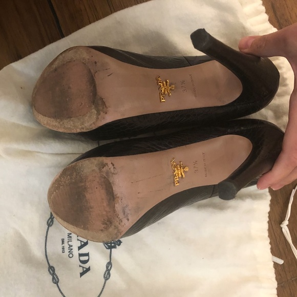 Prada Black Croc Pattern Leather Platform Pumps 37 - Picture 3 of 3